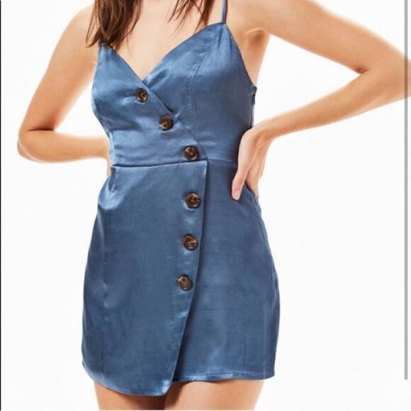 L.A.Hearts Button Vneck Wrap Front Satin Scrunch-back Black Dress Overlay Romper - Picture 9 of 10